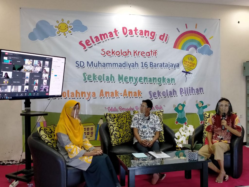 Sosialisasi Daring Sekolah Kreatif SD Muhammadiyah 16 Surabaya